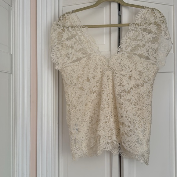 Ivory lace top, never worn, v-neck ruched cap sleeves, size cut out, fits as M - Picture 2 of 10